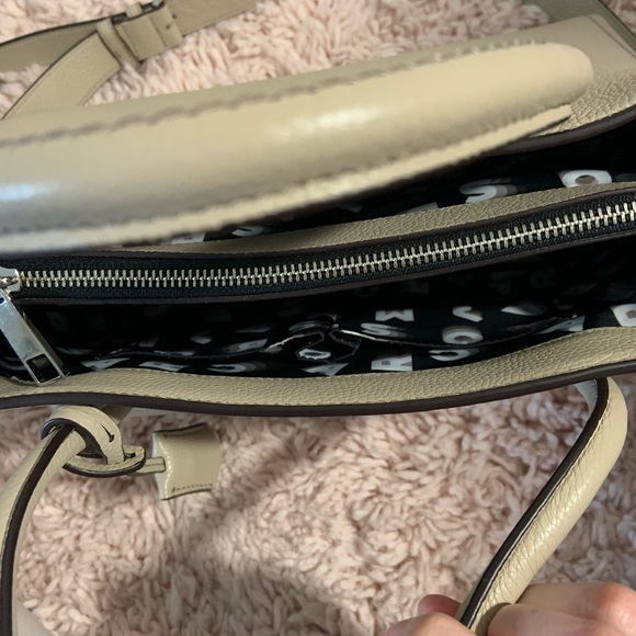 Marc Jacobs Lock That Leather Tote - Picture 5 of 8